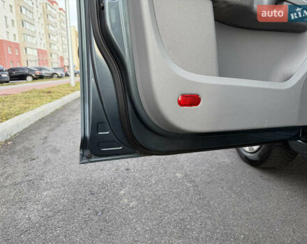 Серый Фольксваген Кадди, объемом двигателя 1.6 л и пробегом 227 тыс. км за 7899 $, фото 44 на Automoto.ua