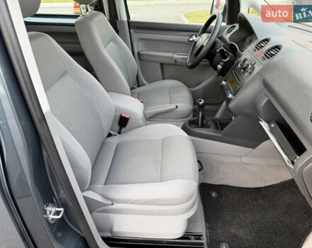 Серый Фольксваген Кадди, объемом двигателя 1.6 л и пробегом 227 тыс. км за 7899 $, фото 67 на Automoto.ua