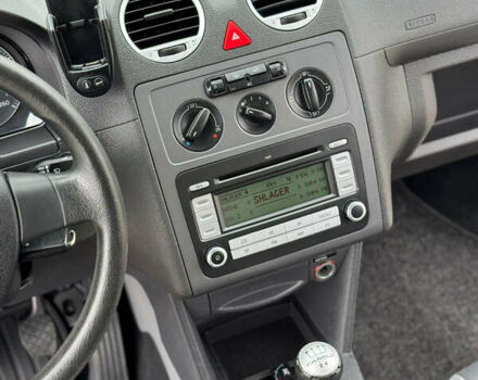 Серый Фольксваген Кадди, объемом двигателя 1.6 л и пробегом 259 тыс. км за 7900 $, фото 60 на Automoto.ua