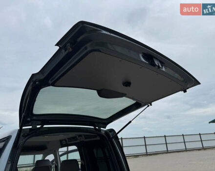 Серый Фольксваген Кадди, объемом двигателя 1.6 л и пробегом 259 тыс. км за 7900 $, фото 82 на Automoto.ua