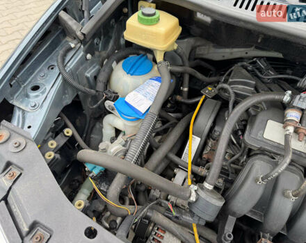 Серый Фольксваген Кадди, объемом двигателя 1.6 л и пробегом 259 тыс. км за 7900 $, фото 100 на Automoto.ua