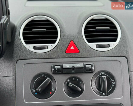 Серый Фольксваген Кадди, объемом двигателя 1.6 л и пробегом 259 тыс. км за 7900 $, фото 63 на Automoto.ua