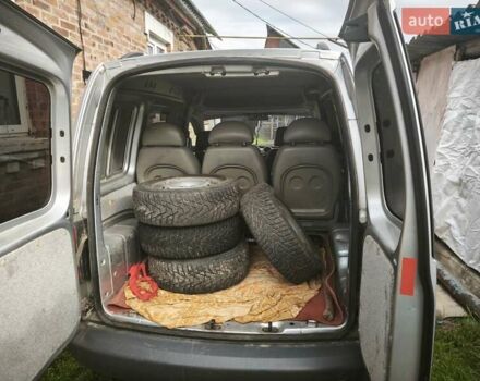 Серый Фольксваген Кадди, объемом двигателя 2 л и пробегом 280 тыс. км за 4950 $, фото 5 на Automoto.ua