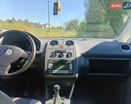 Серый Фольксваген Кадди, объемом двигателя 1.98 л и пробегом 250 тыс. км за 6000 $, фото 4 на Automoto.ua