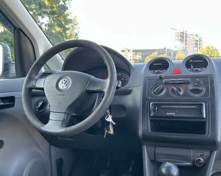 Серый Фольксваген Кадди, объемом двигателя 1.6 л и пробегом 317 тыс. км за 5700 $, фото 14 на Automoto.ua