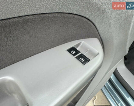 Серый Фольксваген Кадди, объемом двигателя 1.6 л и пробегом 259 тыс. км за 7900 $, фото 84 на Automoto.ua