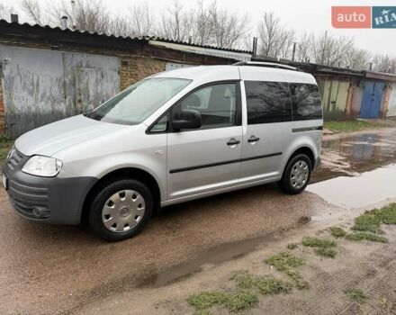 Серый Фольксваген Кадди, объемом двигателя 1.39 л и пробегом 184 тыс. км за 5850 $, фото 4 на Automoto.ua