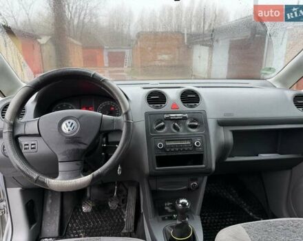 Серый Фольксваген Кадди, объемом двигателя 1.39 л и пробегом 184 тыс. км за 5850 $, фото 10 на Automoto.ua