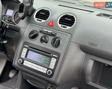 Серый Фольксваген Кадди, объемом двигателя 1.6 л и пробегом 259 тыс. км за 7900 $, фото 45 на Automoto.ua