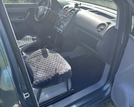 Сірий Фольксваген Кадді, об'ємом двигуна 1.9 л та пробігом 190 тис. км за 7600 $, фото 11 на Automoto.ua