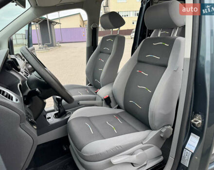 Серый Фольксваген Кадди, объемом двигателя 1.6 л и пробегом 259 тыс. км за 7900 $, фото 61 на Automoto.ua