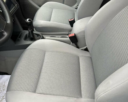 Серый Фольксваген Кадди, объемом двигателя 1.6 л и пробегом 230 тыс. км за 7270 $, фото 7 на Automoto.ua