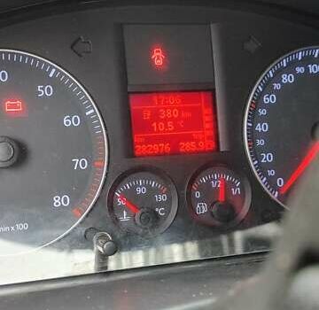 Серый Фольксваген Кадди, объемом двигателя 2 л и пробегом 280 тыс. км за 7300 $, фото 13 на Automoto.ua