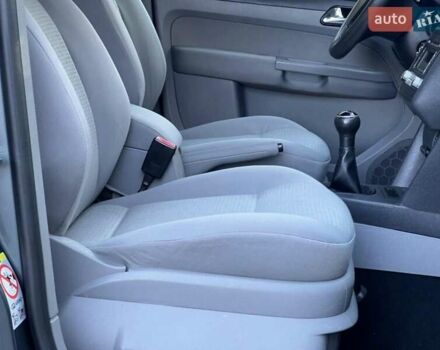 Сірий Фольксваген Кадді, об'ємом двигуна 1.6 л та пробігом 240 тис. км за 9000 $, фото 40 на Automoto.ua