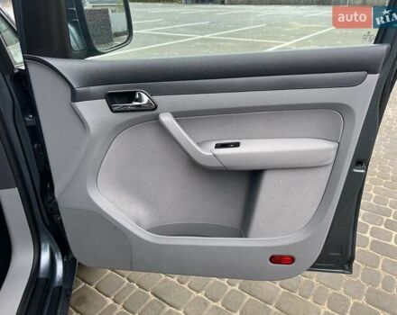 Серый Фольксваген Кадди, объемом двигателя 1.4 л и пробегом 221 тыс. км за 7900 $, фото 7 на Automoto.ua