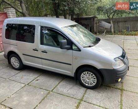 Сірий Фольксваген Кадді, об'ємом двигуна 1.6 л та пробігом 200 тис. км за 8000 $, фото 2 на Automoto.ua