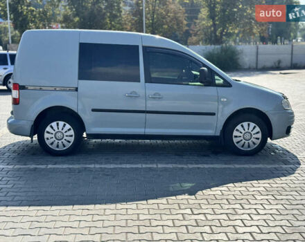 Серый Фольксваген Кадди, объемом двигателя 1.6 л и пробегом 219 тыс. км за 5999 $, фото 5 на Automoto.ua