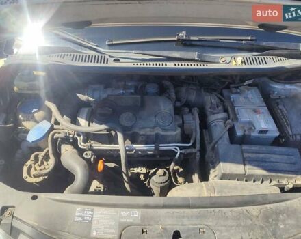 Серый Фольксваген Кадди, объемом двигателя 1.9 л и пробегом 320 тыс. км за 8200 $, фото 11 на Automoto.ua