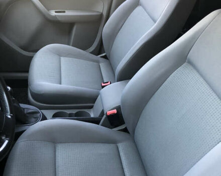 Сірий Фольксваген Кадді, об'ємом двигуна 1.6 л та пробігом 205 тис. км за 9000 $, фото 15 на Automoto.ua