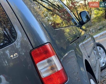 Сірий Фольксваген Кадді, об'ємом двигуна 1.6 л та пробігом 240 тис. км за 9000 $, фото 10 на Automoto.ua