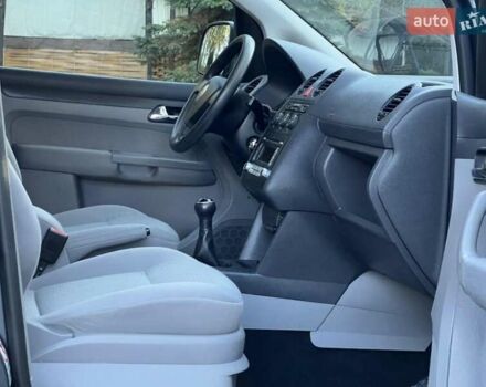 Сірий Фольксваген Кадді, об'ємом двигуна 1.6 л та пробігом 240 тис. км за 9000 $, фото 35 на Automoto.ua