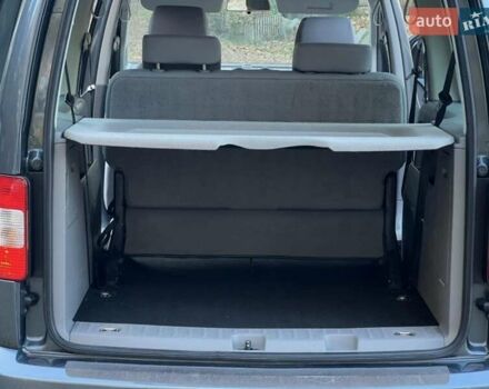 Сірий Фольксваген Кадді, об'ємом двигуна 1.6 л та пробігом 240 тис. км за 9000 $, фото 27 на Automoto.ua