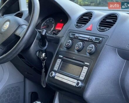 Сірий Фольксваген Кадді, об'ємом двигуна 1.6 л та пробігом 240 тис. км за 9000 $, фото 39 на Automoto.ua