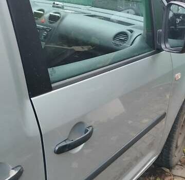 Серый Фольксваген Кадди, объемом двигателя 2 л и пробегом 280 тыс. км за 7300 $, фото 6 на Automoto.ua