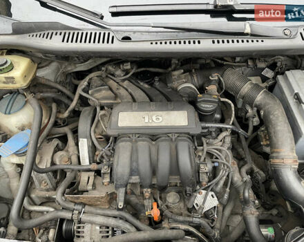 Серый Фольксваген Кадди, объемом двигателя 1.6 л и пробегом 295 тыс. км за 5200 $, фото 14 на Automoto.ua