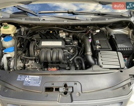 Сірий Фольксваген Кадді, об'ємом двигуна 1.6 л та пробігом 200 тис. км за 8000 $, фото 20 на Automoto.ua