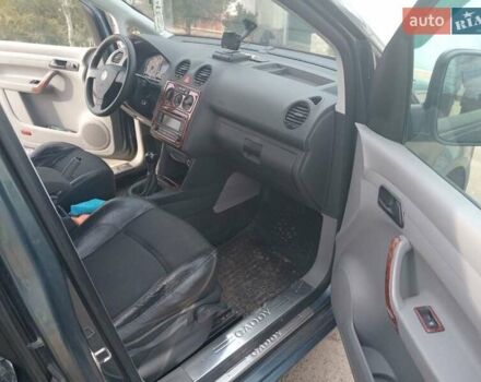 Серый Фольксваген Кадди, объемом двигателя 1.97 л и пробегом 246 тыс. км за 6500 $, фото 4 на Automoto.ua