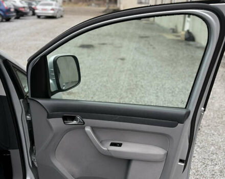 Сірий Фольксваген Кадді, об'ємом двигуна 1.9 л та пробігом 275 тис. км за 10850 $, фото 103 на Automoto.ua