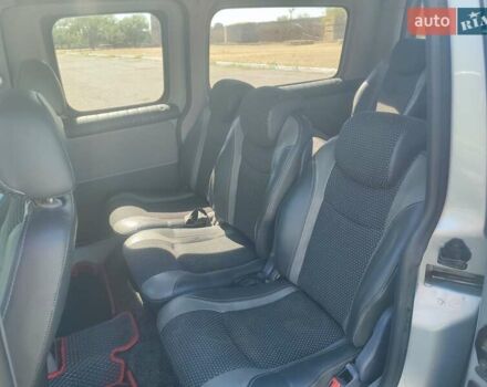 Серый Фольксваген Кадди, объемом двигателя 1.9 л и пробегом 320 тыс. км за 8200 $, фото 3 на Automoto.ua