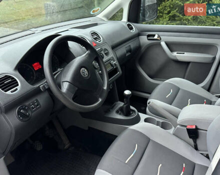 Сірий Фольксваген Кадді, об'ємом двигуна 1.6 л та пробігом 203 тис. км за 7200 $, фото 7 на Automoto.ua