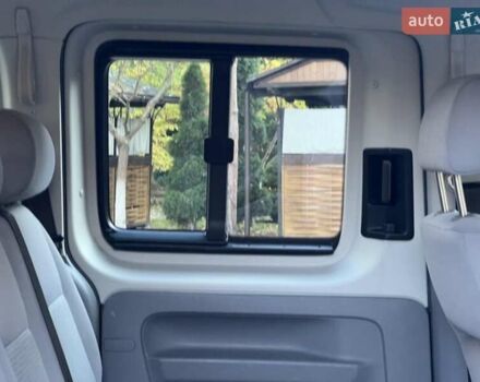 Сірий Фольксваген Кадді, об'ємом двигуна 1.6 л та пробігом 240 тис. км за 9000 $, фото 52 на Automoto.ua