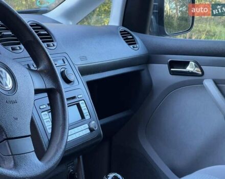 Сірий Фольксваген Кадді, об'ємом двигуна 1.6 л та пробігом 240 тис. км за 9000 $, фото 33 на Automoto.ua