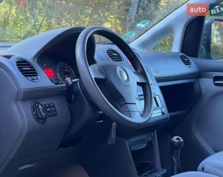 Сірий Фольксваген Кадді, об'ємом двигуна 1.6 л та пробігом 240 тис. км за 9000 $, фото 32 на Automoto.ua