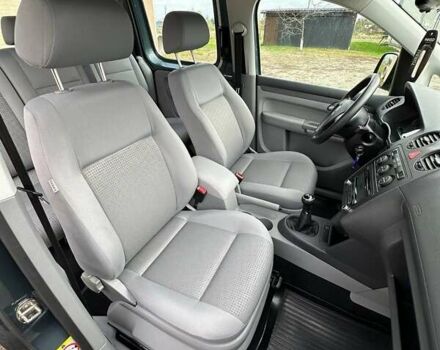 Серый Фольксваген Кадди, объемом двигателя 1.6 л и пробегом 194 тыс. км за 9000 $, фото 17 на Automoto.ua