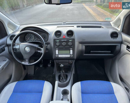 Серый Фольксваген Кадди, объемом двигателя 1.6 л и пробегом 208 тыс. км за 9599 $, фото 25 на Automoto.ua