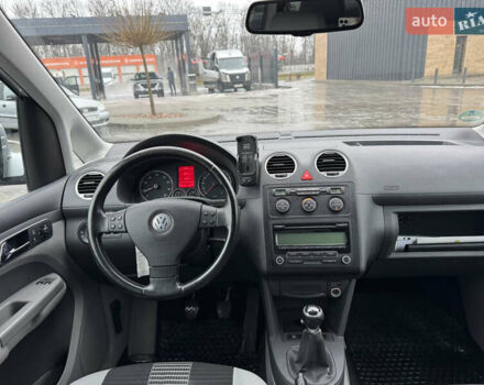 Сірий Фольксваген Кадді, об'ємом двигуна 0 л та пробігом 242 тис. км за 8400 $, фото 70 на Automoto.ua