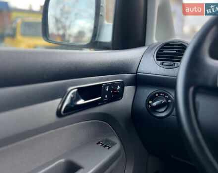 Серый Фольксваген Кадди, объемом двигателя 1.6 л и пробегом 220 тыс. км за 7999 $, фото 9 на Automoto.ua