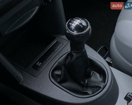 Серый Фольксваген Кадди, объемом двигателя 1.6 л и пробегом 223 тыс. км за 8255 $, фото 44 на Automoto.ua