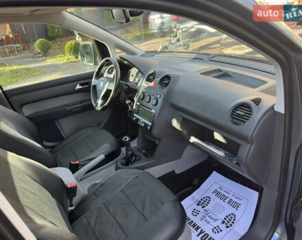 Серый Фольксваген Кадди, объемом двигателя 1.6 л и пробегом 189 тыс. км за 6950 $, фото 18 на Automoto.ua