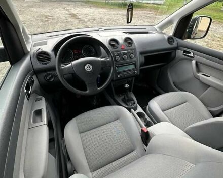 Серый Фольксваген Кадди, объемом двигателя 1.6 л и пробегом 194 тыс. км за 9000 $, фото 9 на Automoto.ua