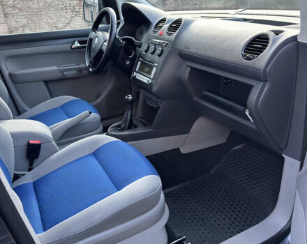 Серый Фольксваген Кадди, объемом двигателя 1.6 л и пробегом 208 тыс. км за 9599 $, фото 26 на Automoto.ua