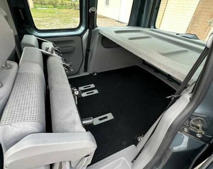 Серый Фольксваген Кадди, объемом двигателя 1.6 л и пробегом 194 тыс. км за 9000 $, фото 15 на Automoto.ua