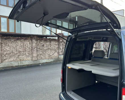 Серый Фольксваген Кадди, объемом двигателя 1.6 л и пробегом 208 тыс. км за 9599 $, фото 42 на Automoto.ua