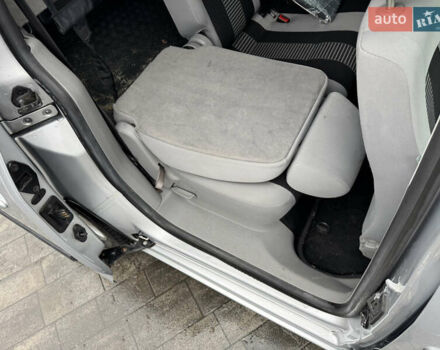 Сірий Фольксваген Кадді, об'ємом двигуна 0 л та пробігом 242 тис. км за 8400 $, фото 80 на Automoto.ua