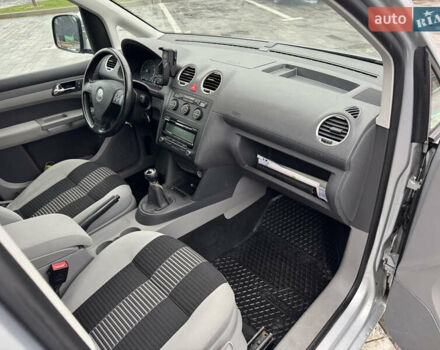 Сірий Фольксваген Кадді, об'ємом двигуна 0 л та пробігом 242 тис. км за 8400 $, фото 81 на Automoto.ua