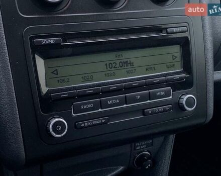 Серый Фольксваген Кадди, объемом двигателя 1.6 л и пробегом 223 тыс. км за 8255 $, фото 45 на Automoto.ua